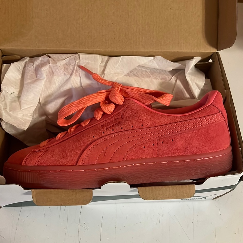 Puma suede children juniors size 5.5 Sun kissed coral